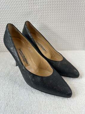 Manolo Blahnik Black Textured Pointed Toe Pumps Size 7